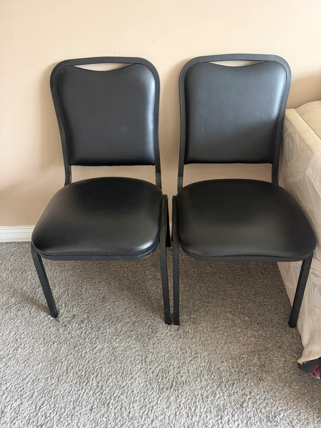 Set of 2 Black chairs.