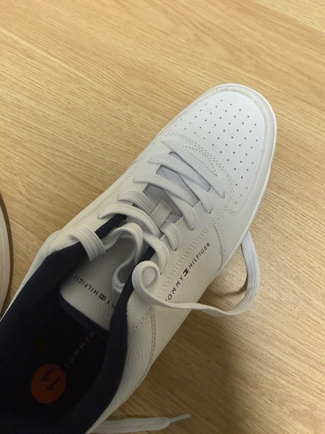 Tommy Hilfiger White Leather Sneakers - Size 11M - photo 3