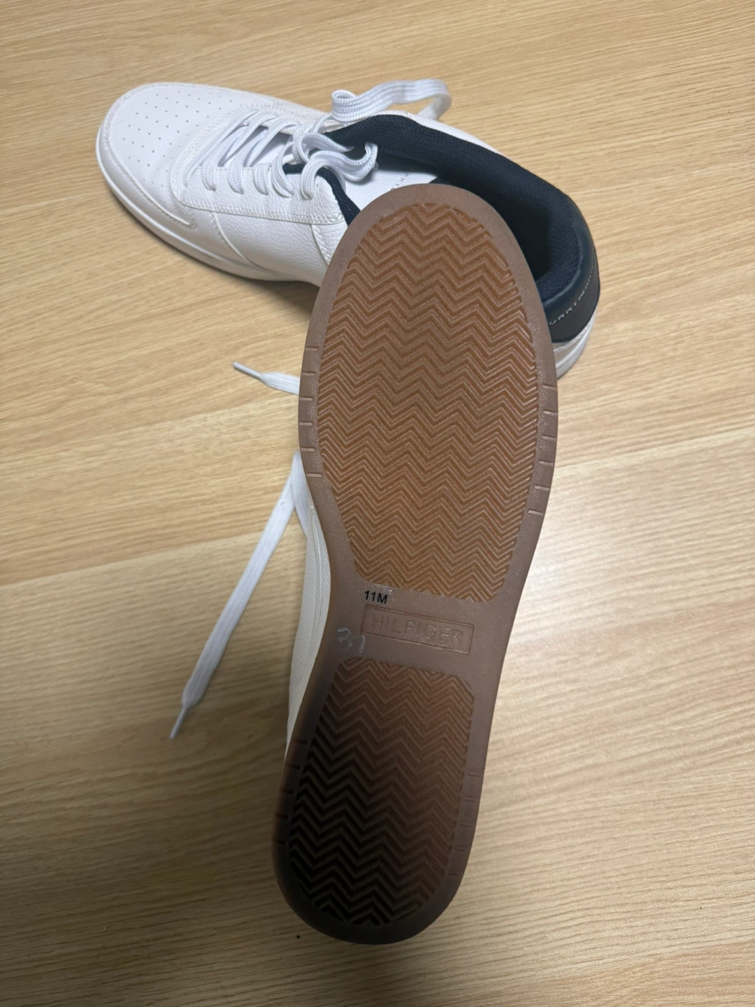 Tommy Hilfiger White Leather Sneakers - Size 11M - photo 4