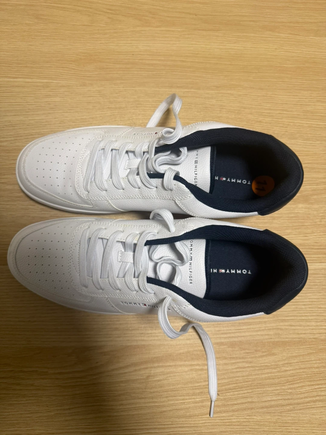 Tommy Hilfiger White Leather Sneakers - Size 11M