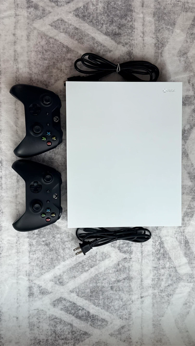 Xbox One X - 1TB + 2 Controllers - photo 2