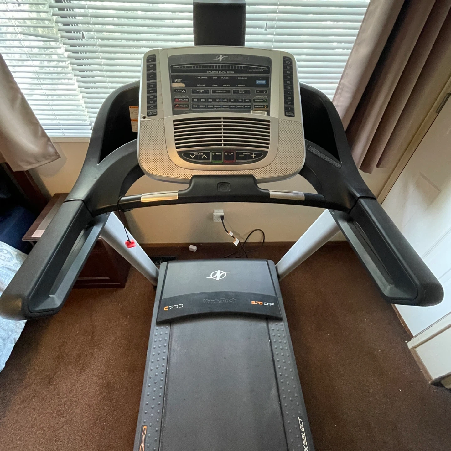 Foldable NordicTrack C 700 Treadmill - photo 2