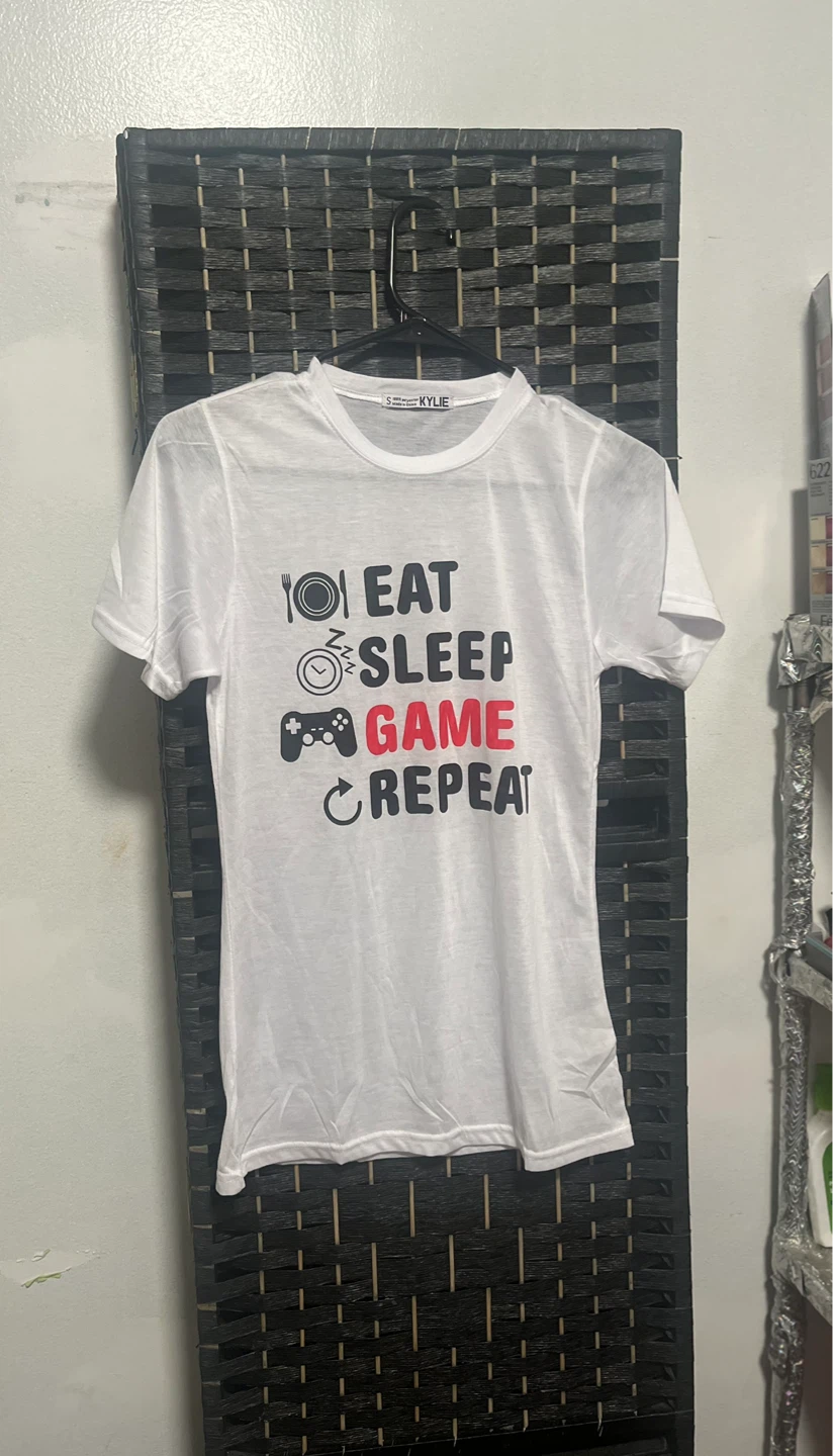 White Kylie 'Eat Sleep Game Repeat' T-Shirt Size S