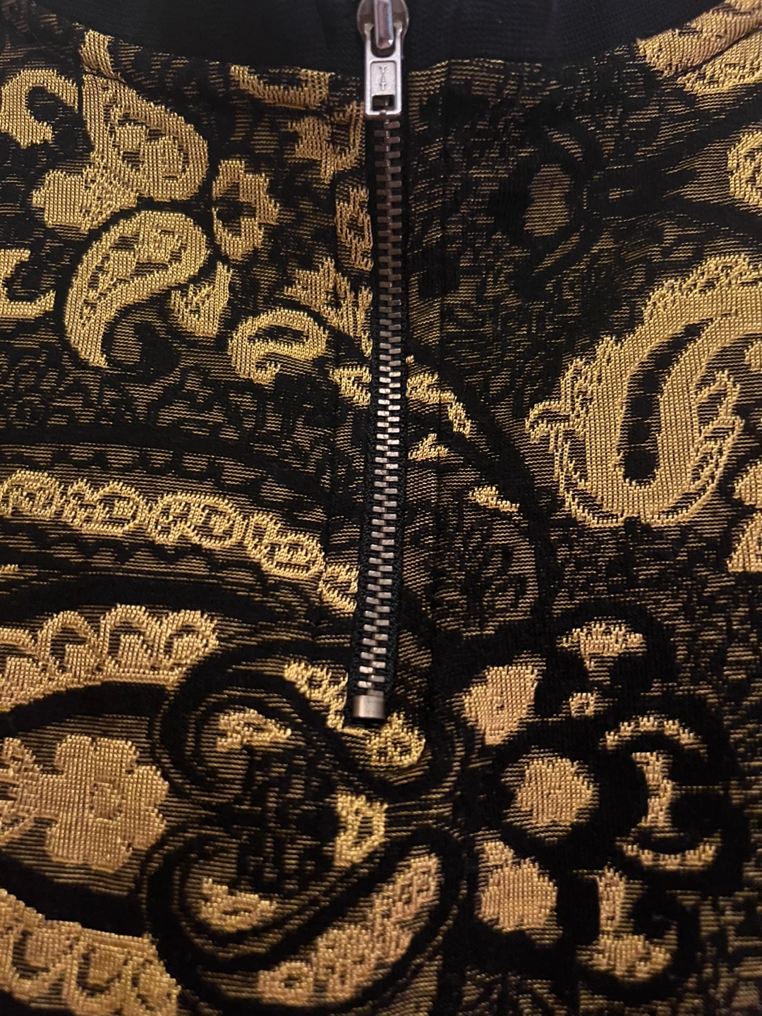 TOPSHOP PETITE Black & Gold Paisley Print Crop Top - photo 3