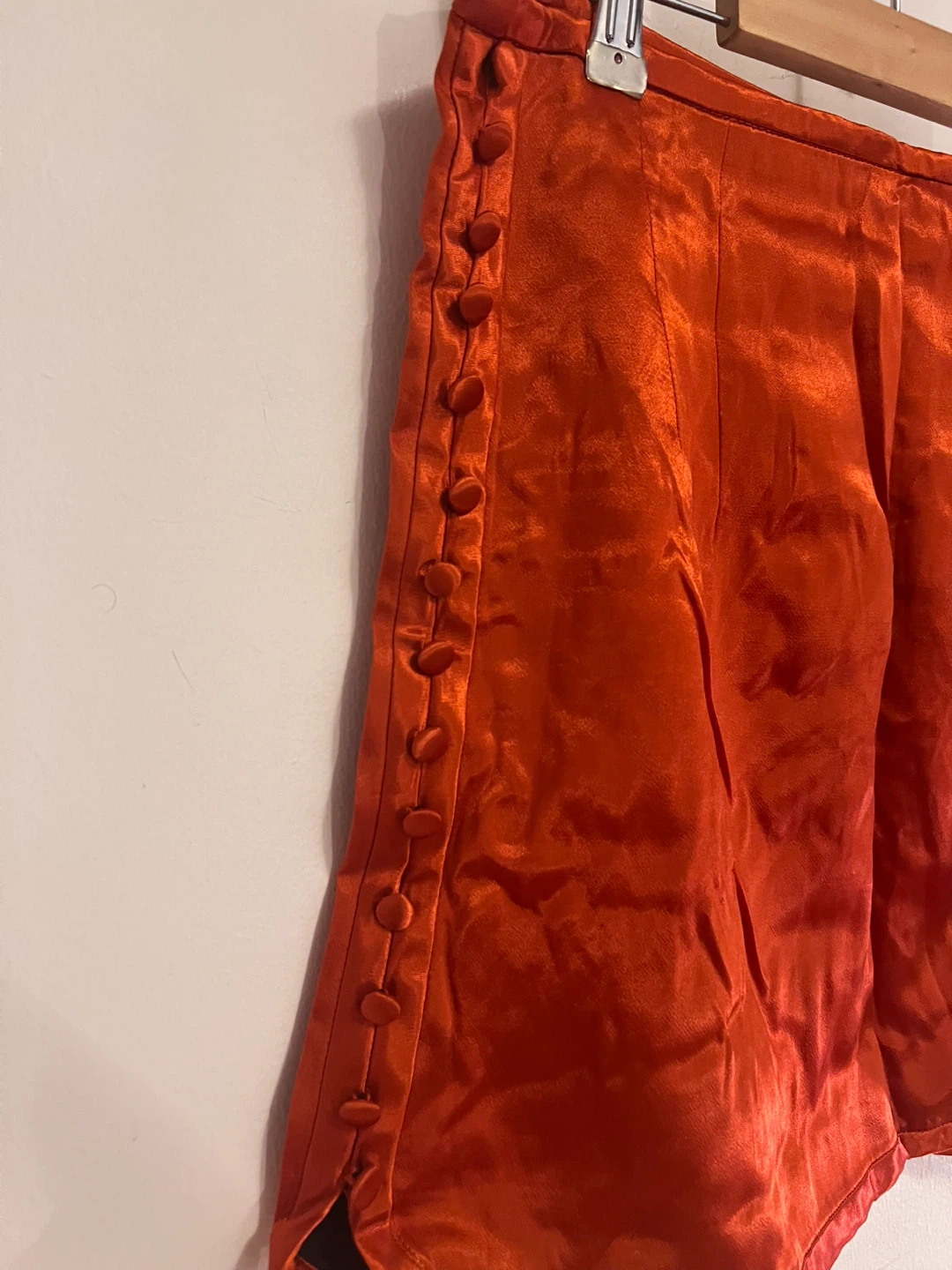 ZARA Red Satin Button Detail Mini Skirt Size S - photo 4