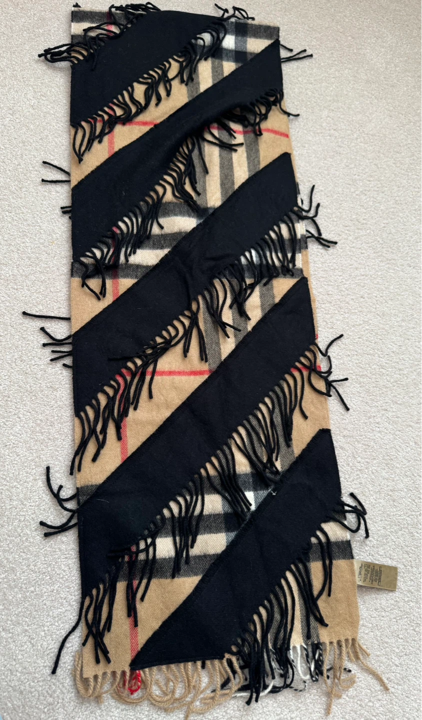 Burberry ladies scarf - photo 2