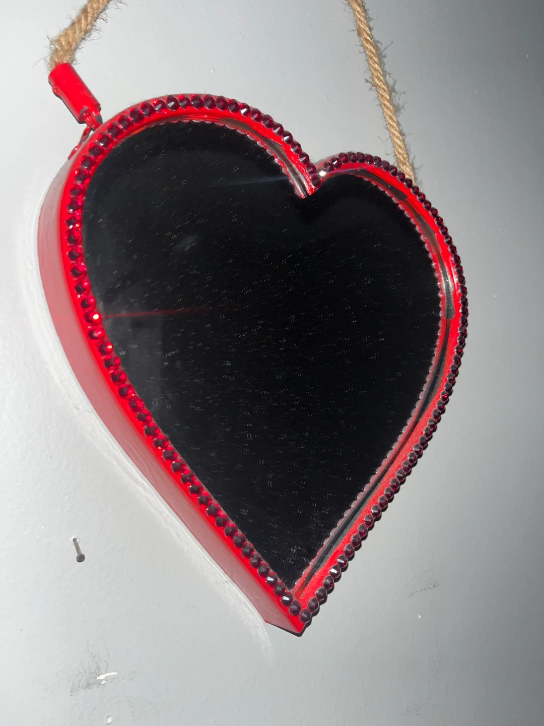 Red Heart Shaped Mirror - photo 2