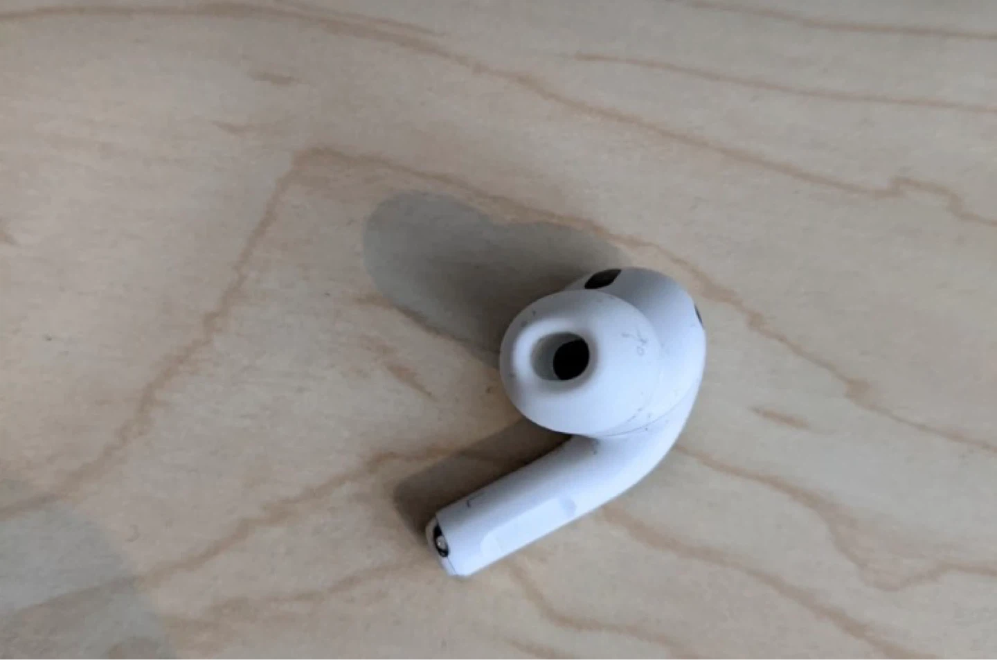 Apple AirPods Pro (Left Earbud) - photo 2