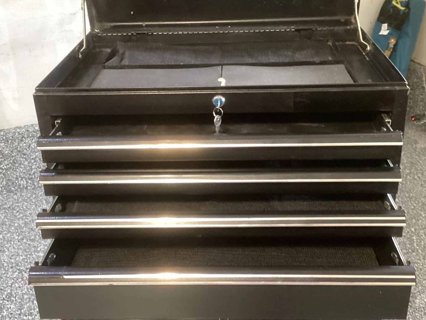 Husky Black 10-Drawer Tool Chest - photo 4