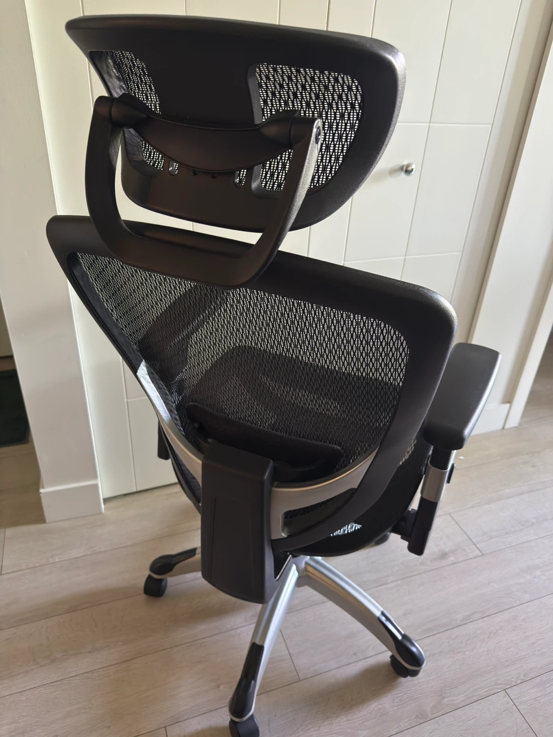 Black Mesh Office Chair with Headrest - photo 2