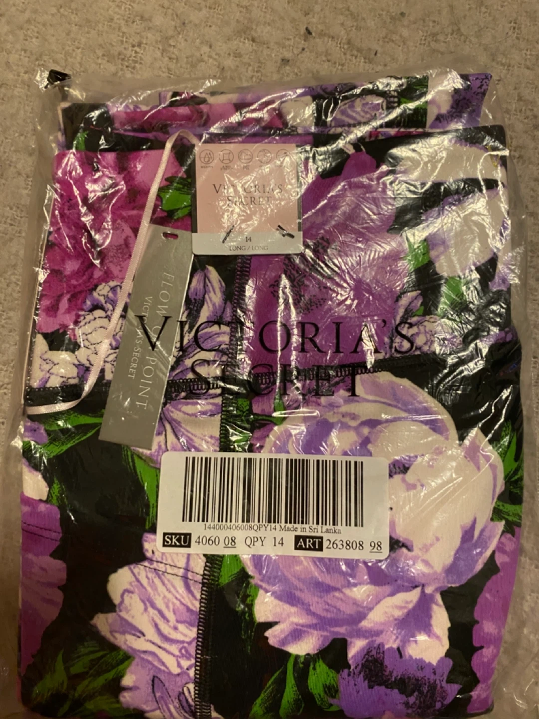 Victoria  Secret yoga pants , with pockets 🌸 - photo 2