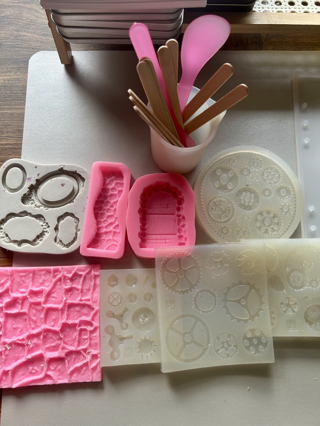 24 Colors Mica Powder Set with Resin Molds - photo 2
