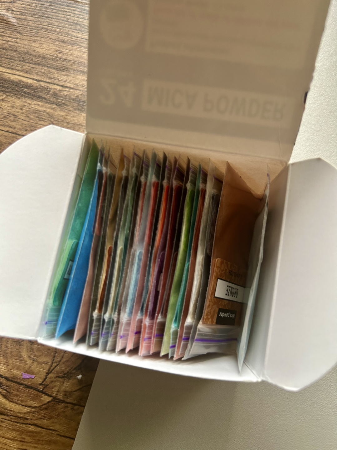 24 Colors Mica Powder Set with Resin Molds - photo 5