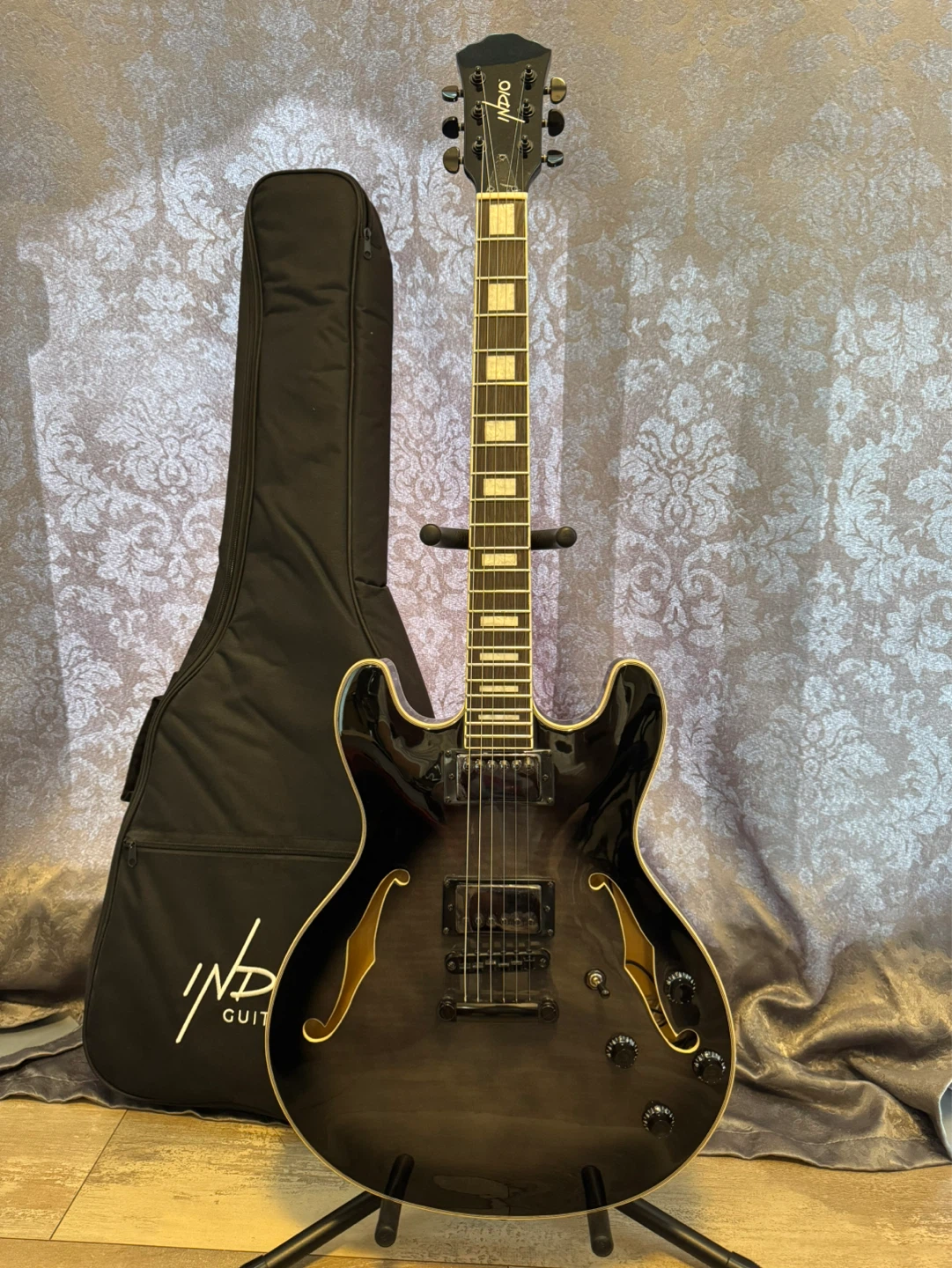 Indio Boardwalk Semi-hollow Electric Guitar with Gigbag