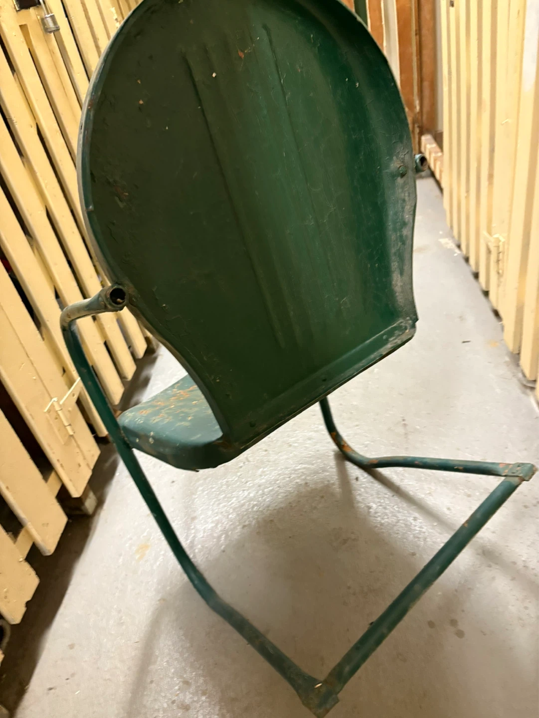Two Mcm Vintage Metal Lawn Chairs - photo 4