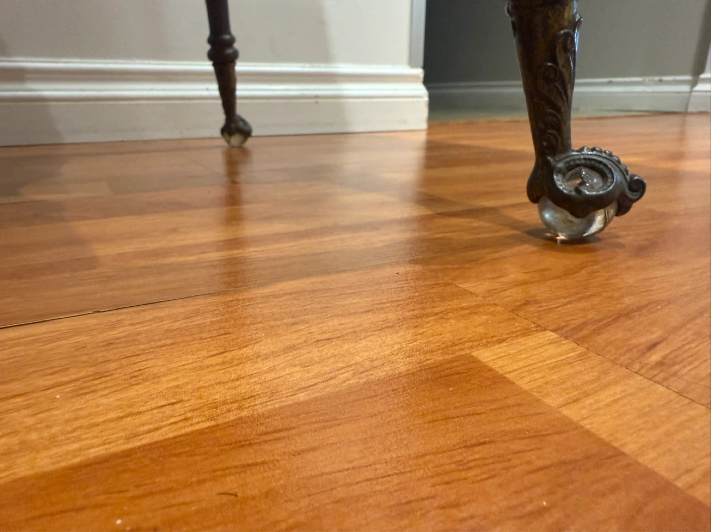 Antique side Table with Claw Feet - photo 4