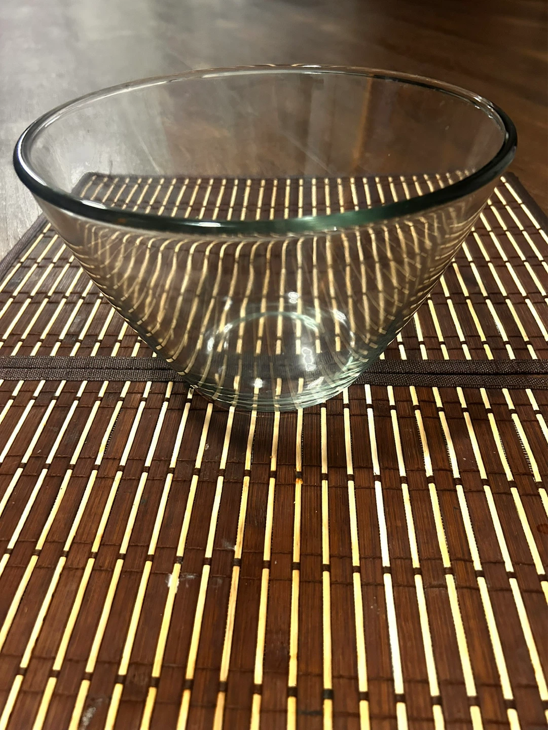 Set of 2 glass mixing bowls