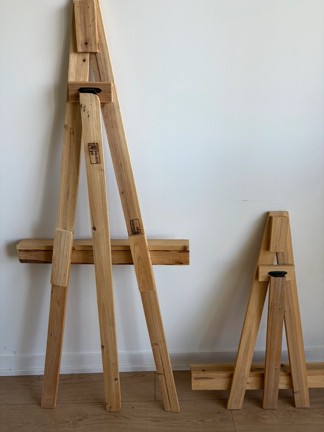 Wooden Easel Set