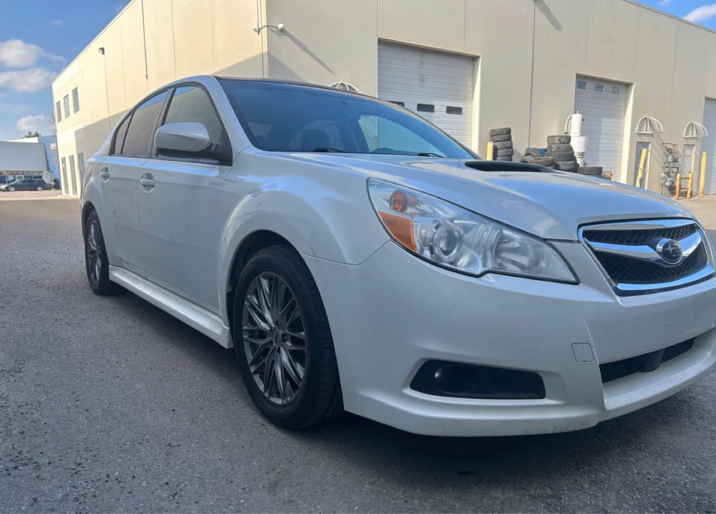 2011 Subaru Legacy 2.5 GT Limited - photo 2