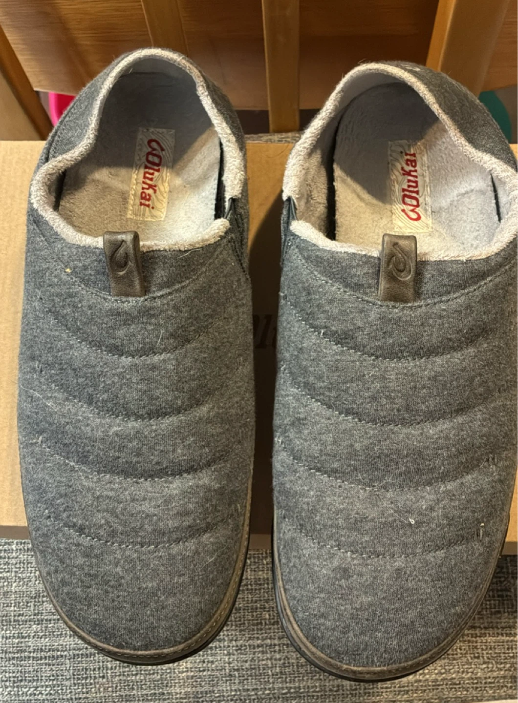 OluKai Mahana Slippers - Men's Size 12 - Dk Shadow/Black
