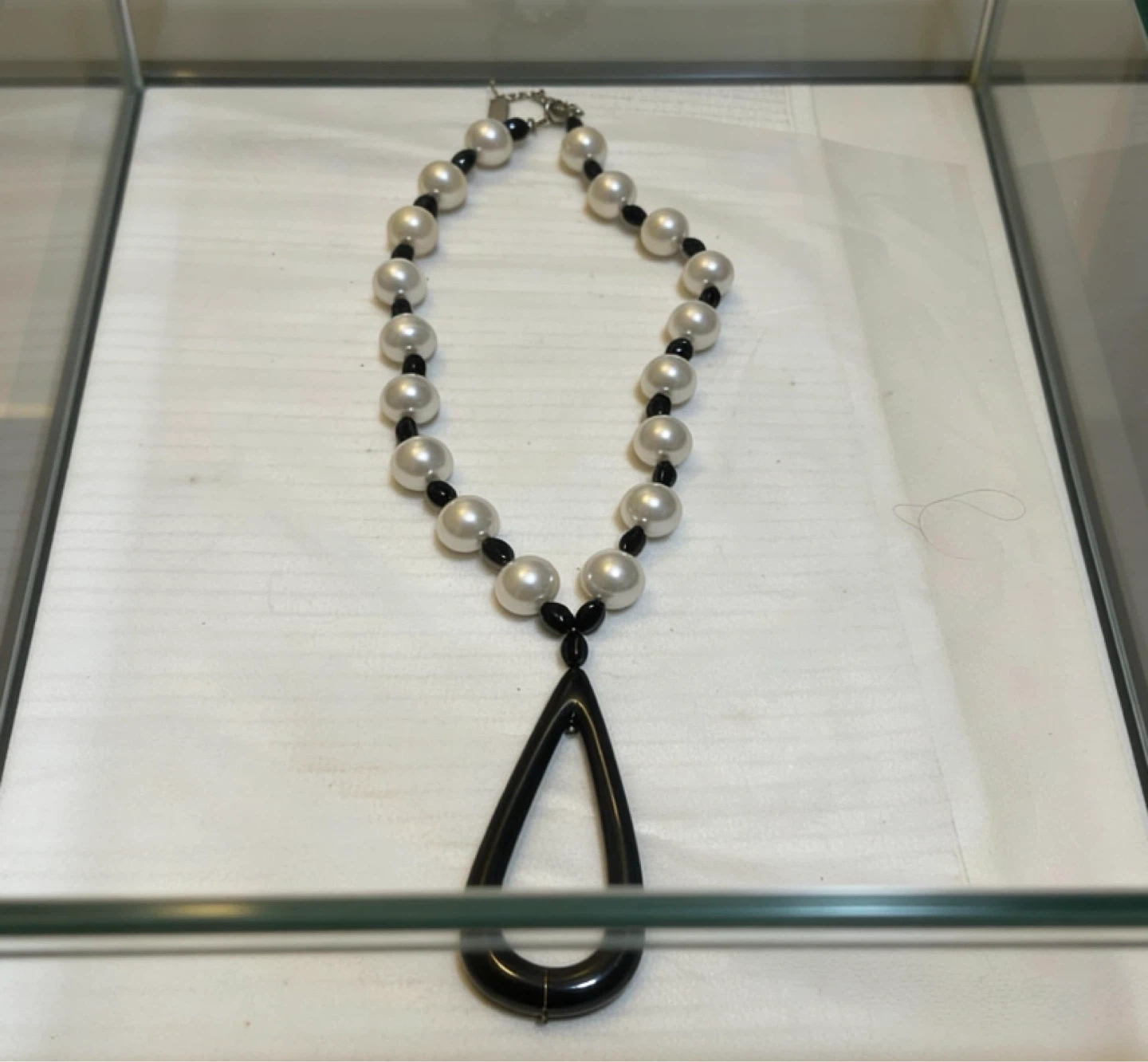 Pearl and Black Pendant Necklace - photo 3