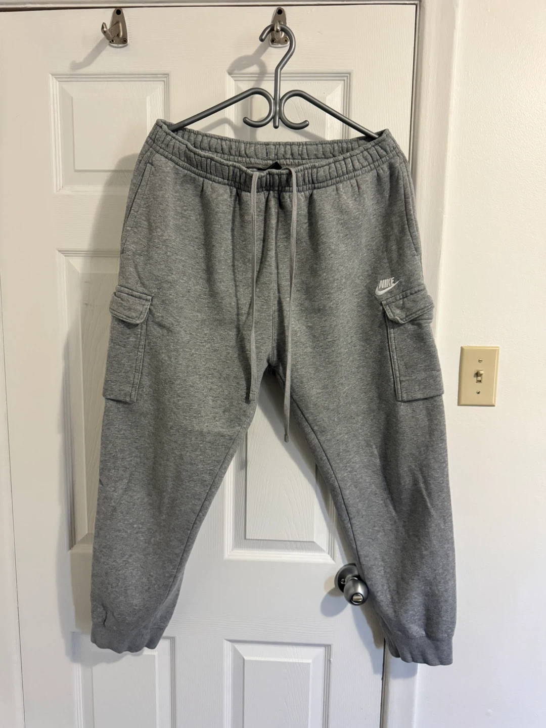Nike Club Jogger Fleece Cargo Pants (XL)
