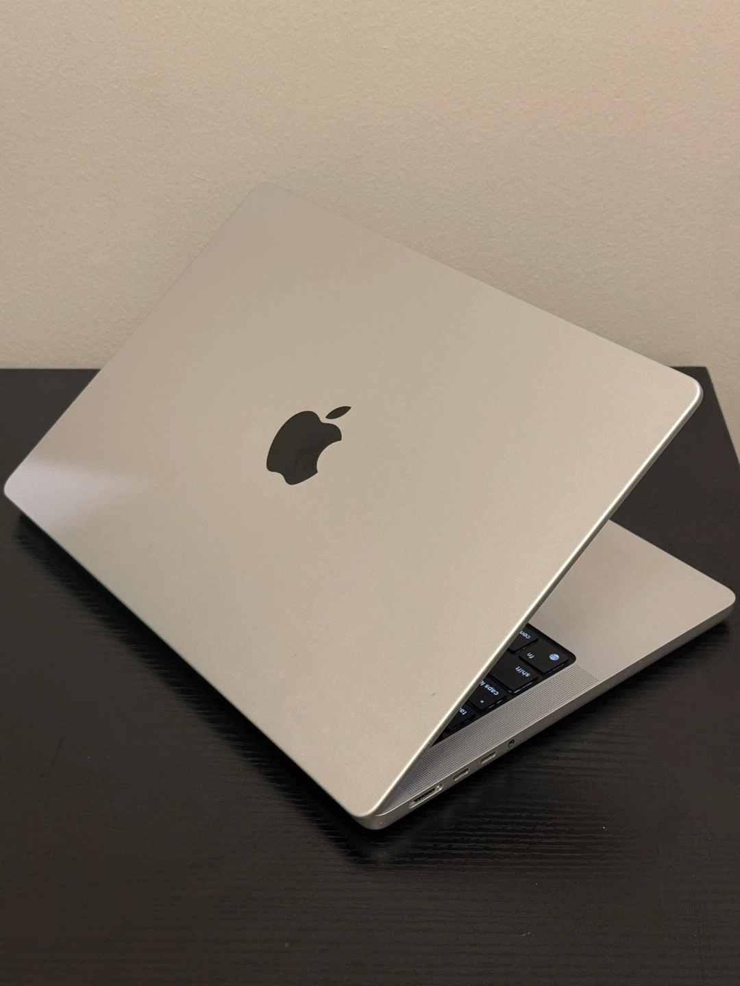MacBook Pro 14-inch 2021 M1 Pro 16GB RAM 512GB SSD - photo 4