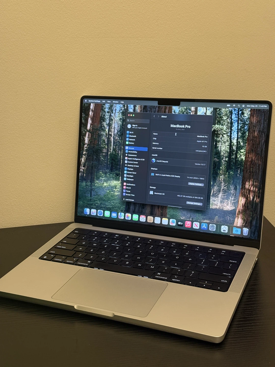 MacBook Pro 14-inch 2021 M1 Pro 16GB RAM 512GB SSD