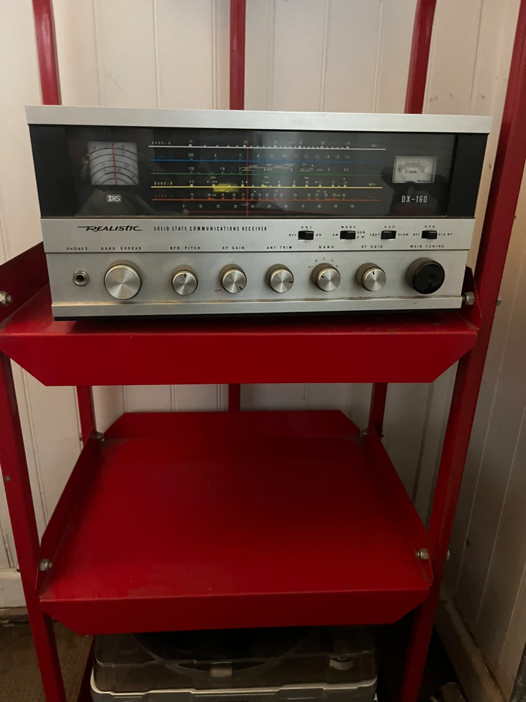 Realistic DX-160 Solid State Communications Receiver - photo 3