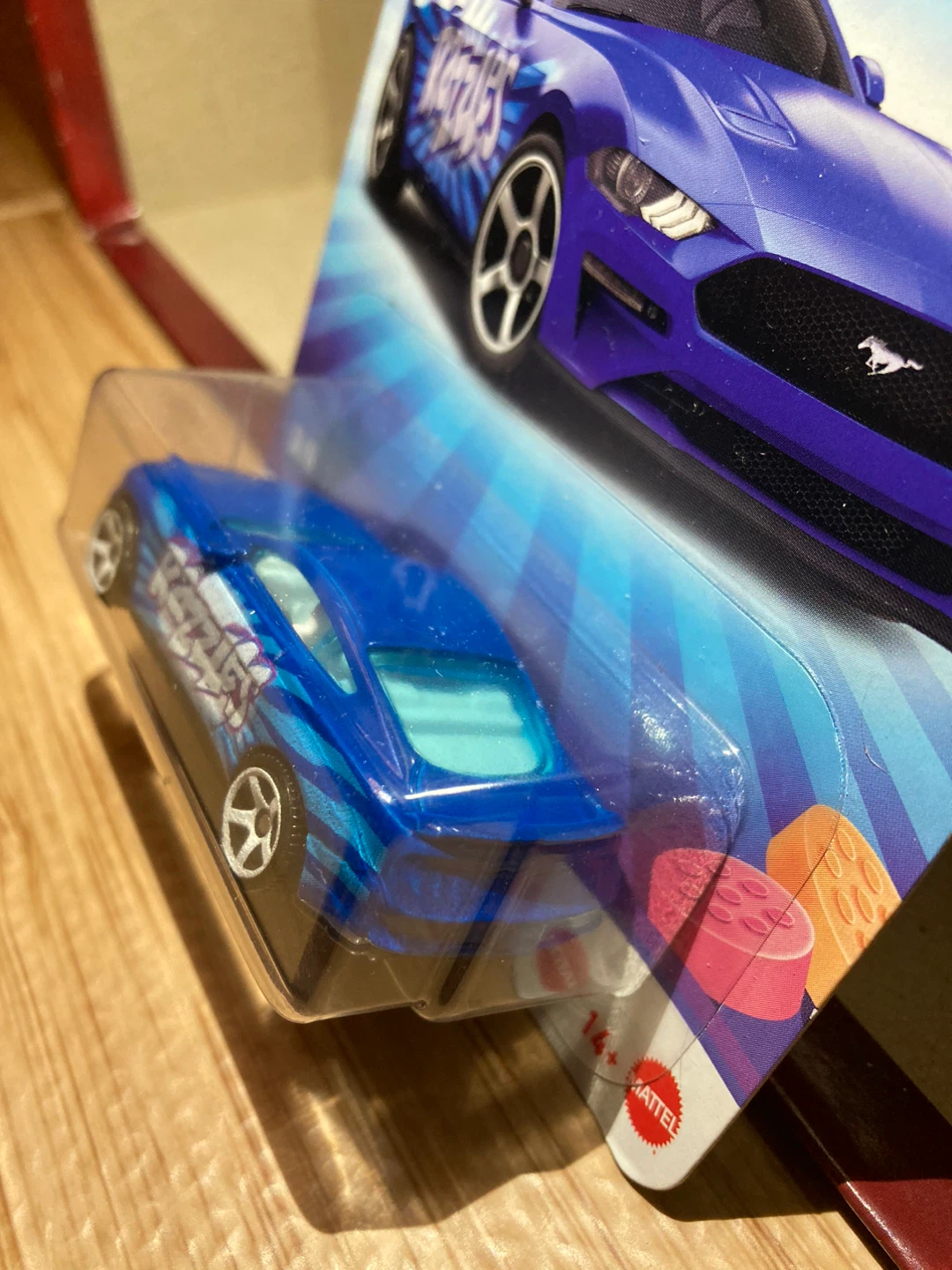 Matchbox / 19 Ford Mustang Coupe Razzles - photo 3