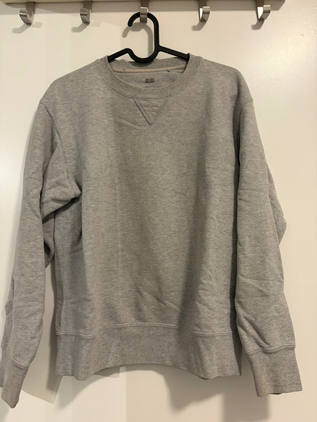 UNIQLO / Grey Crewneck Sweatshirt