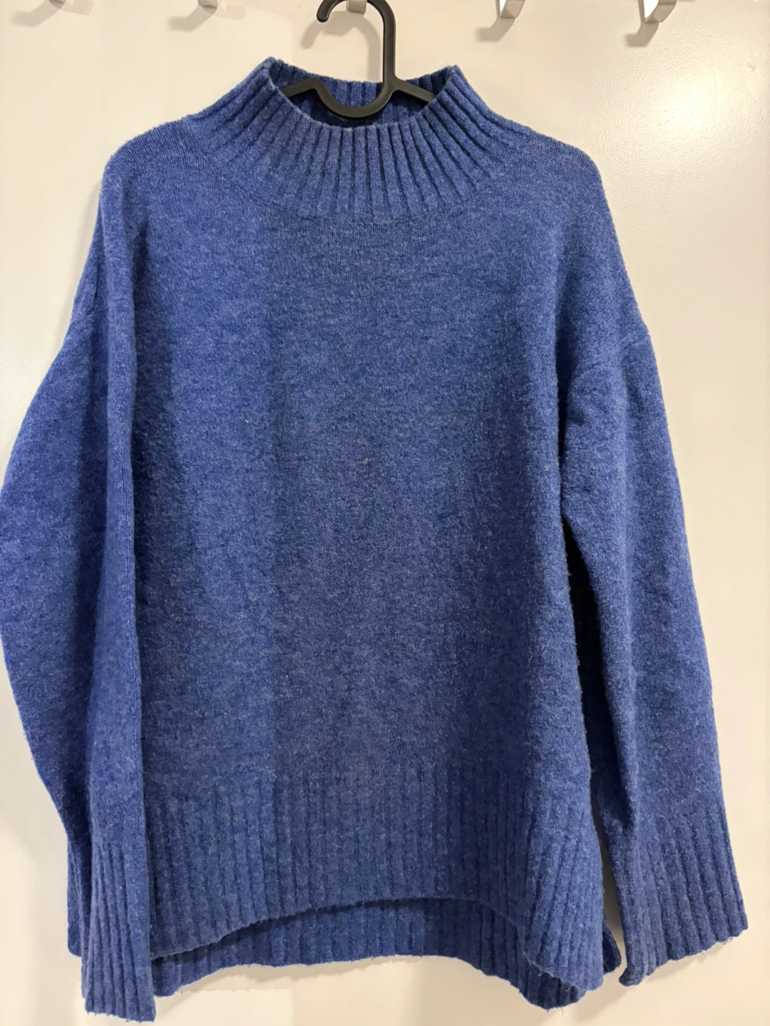 GU / Blue Mock Neck Sweater