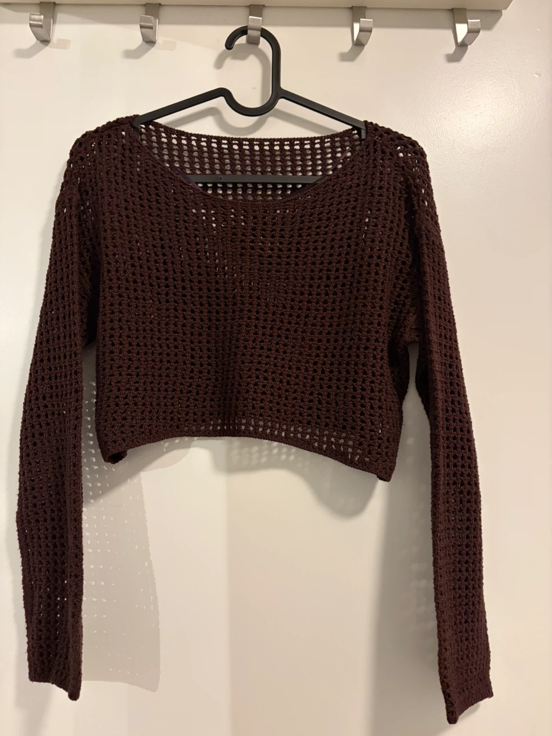 GU / Brown Crochet Crop Sweater
