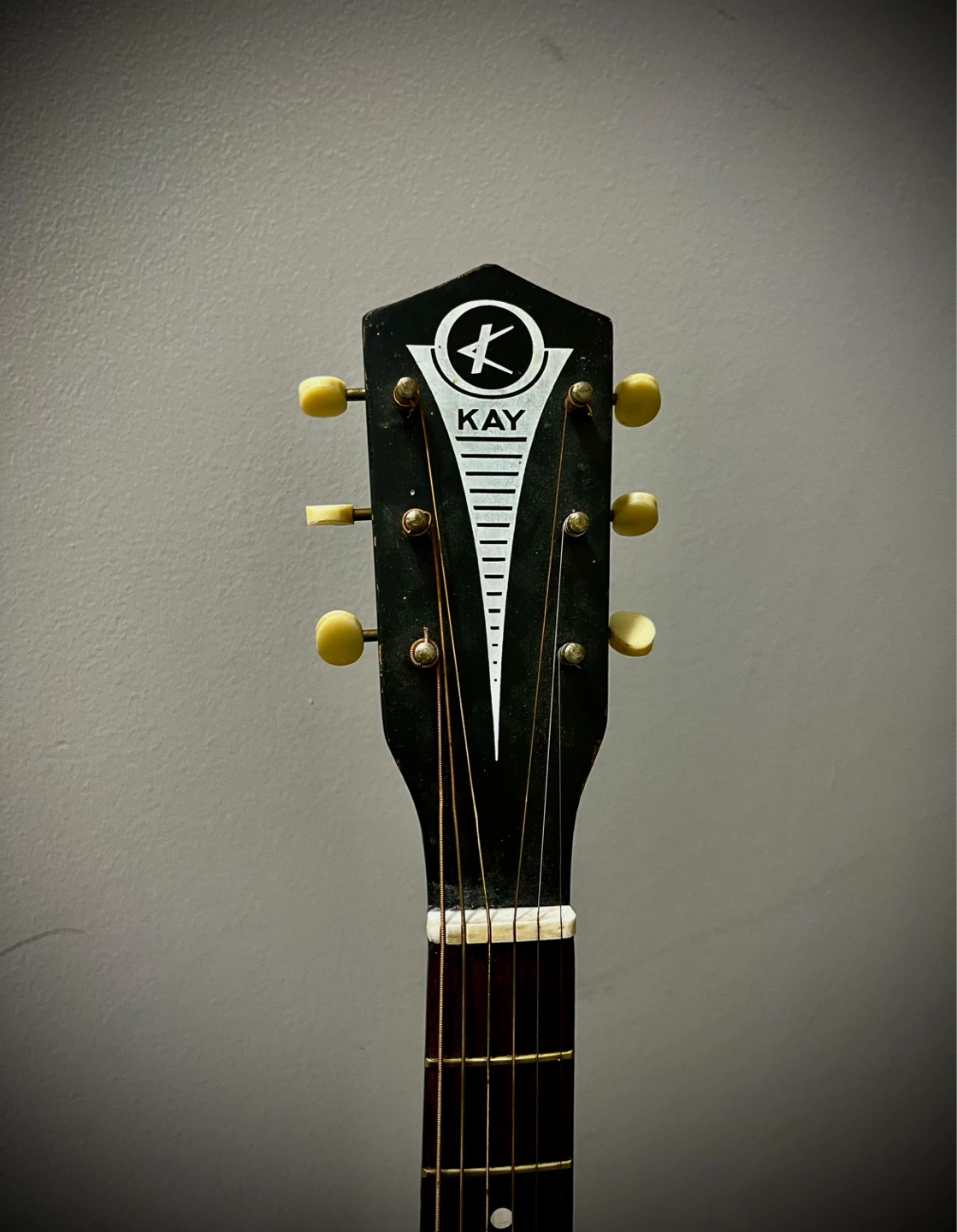 Vintage KAY Acoustic Guitar Sunburst (1950s-60s, USA made) - photo 2