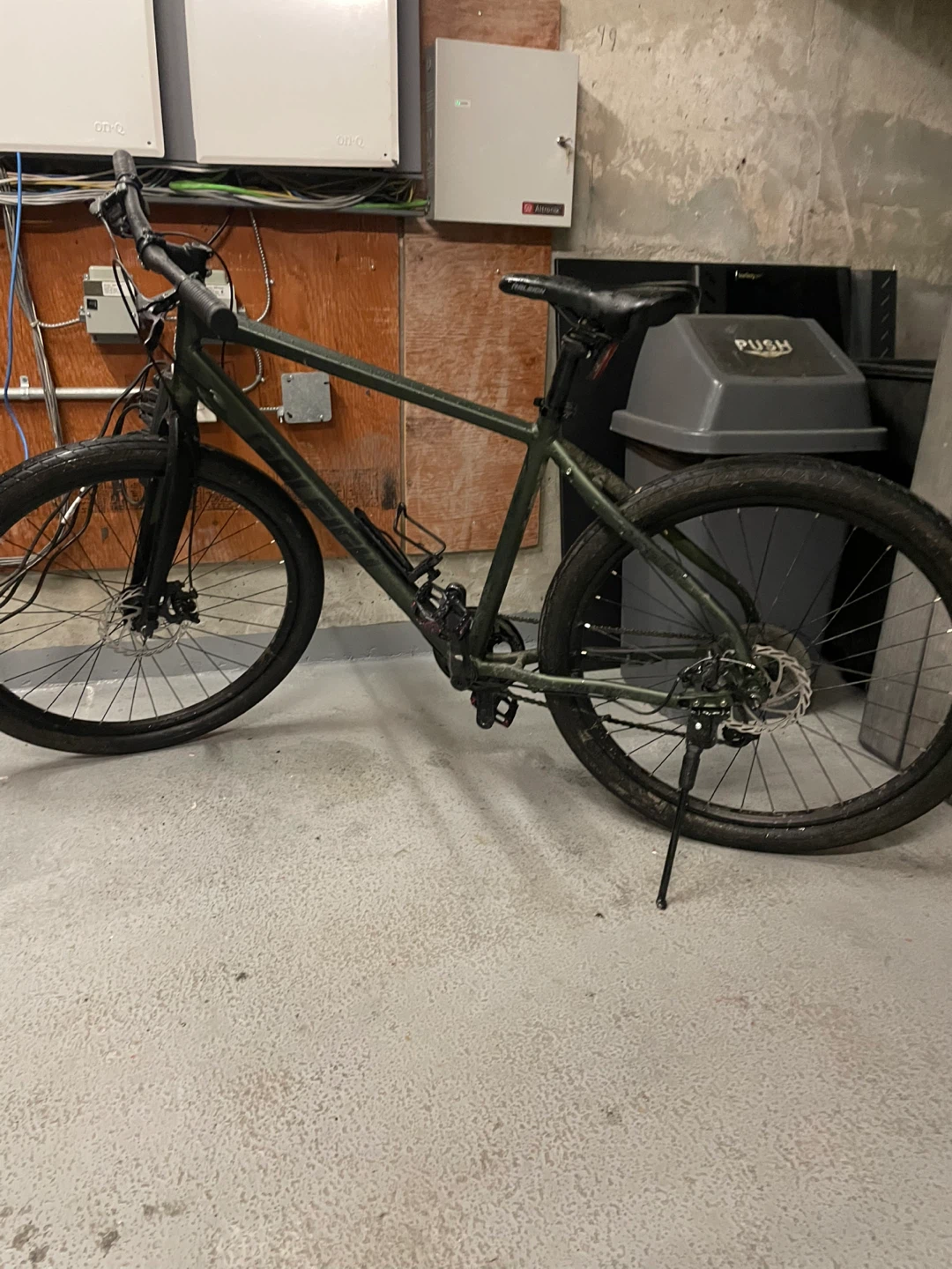 Raleigh Hybrid Bike -Knox edition- - photo 3