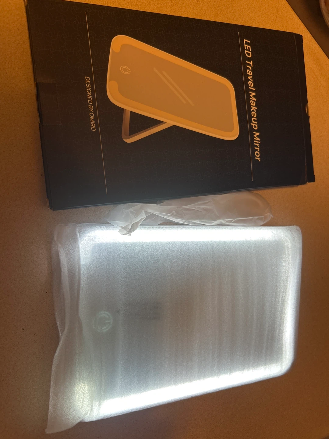 OMIRO LED Travel Makeup Mirror - photo 2