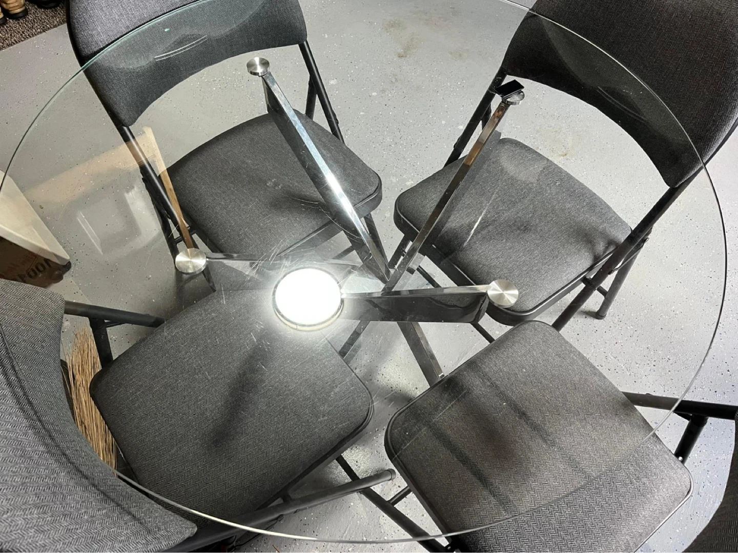 Glass Top round Dining Table - photo 2
