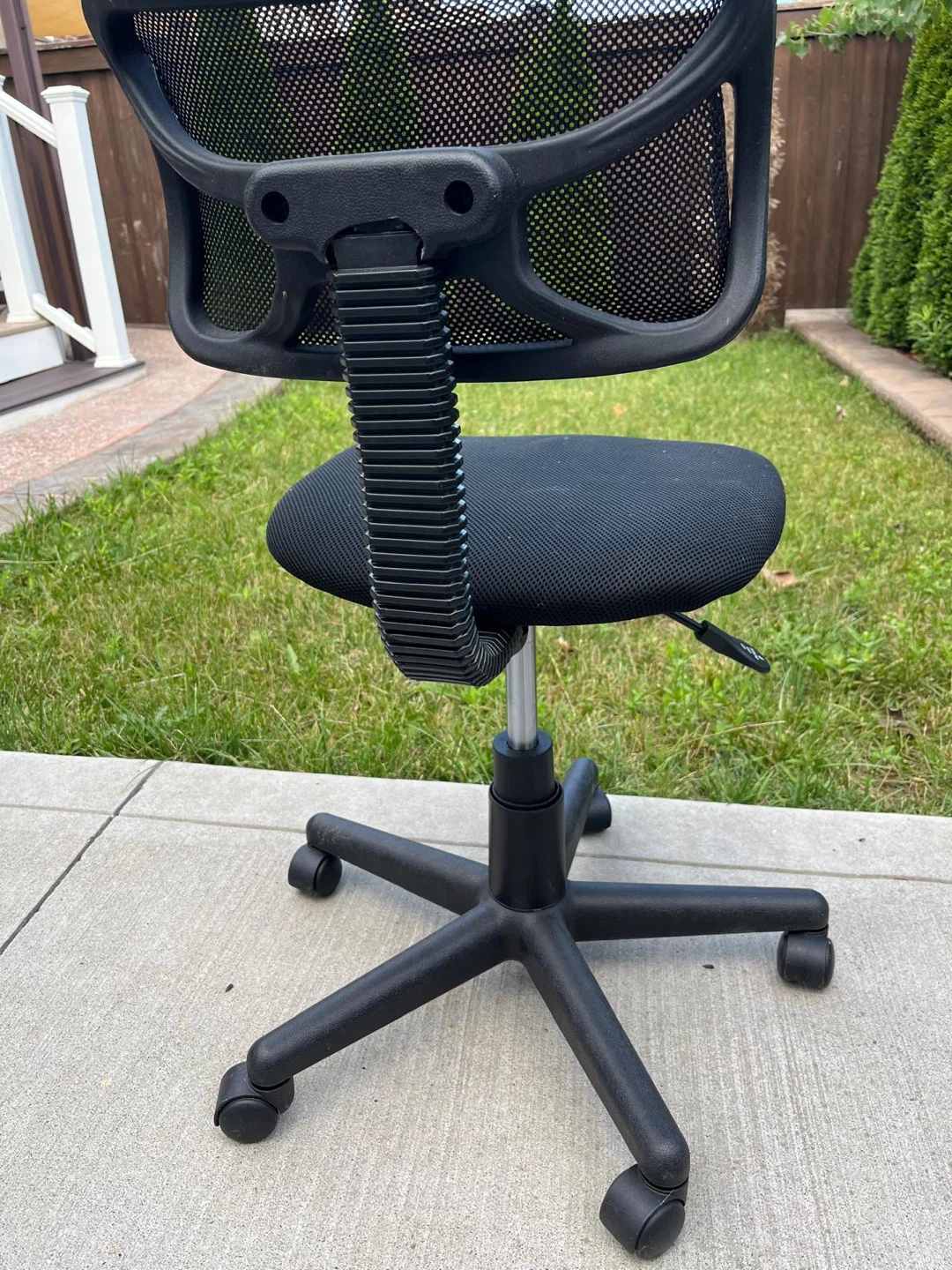 Black Mesh Office Chair - photo 2