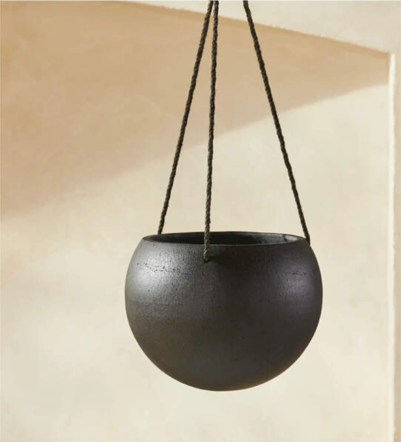 CB2 Hanging Cement Indoor/Outdoor set of 2 planters NEW - photo 2
