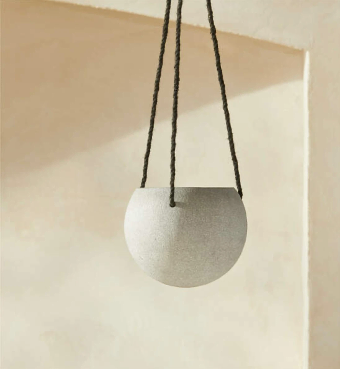 CB2 Hanging Cement Indoor/Outdoor set of 2 planters NEW - photo 3