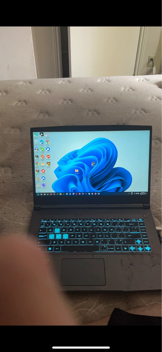 MSI Thin 15 Gaming Laptop - photo 2