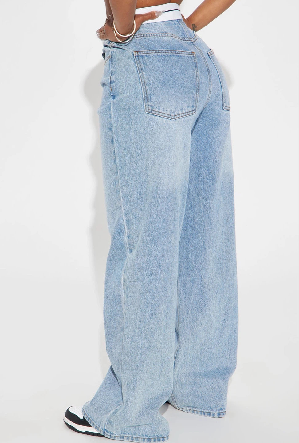 Light Wash Wide Leg Jeans - photo 3