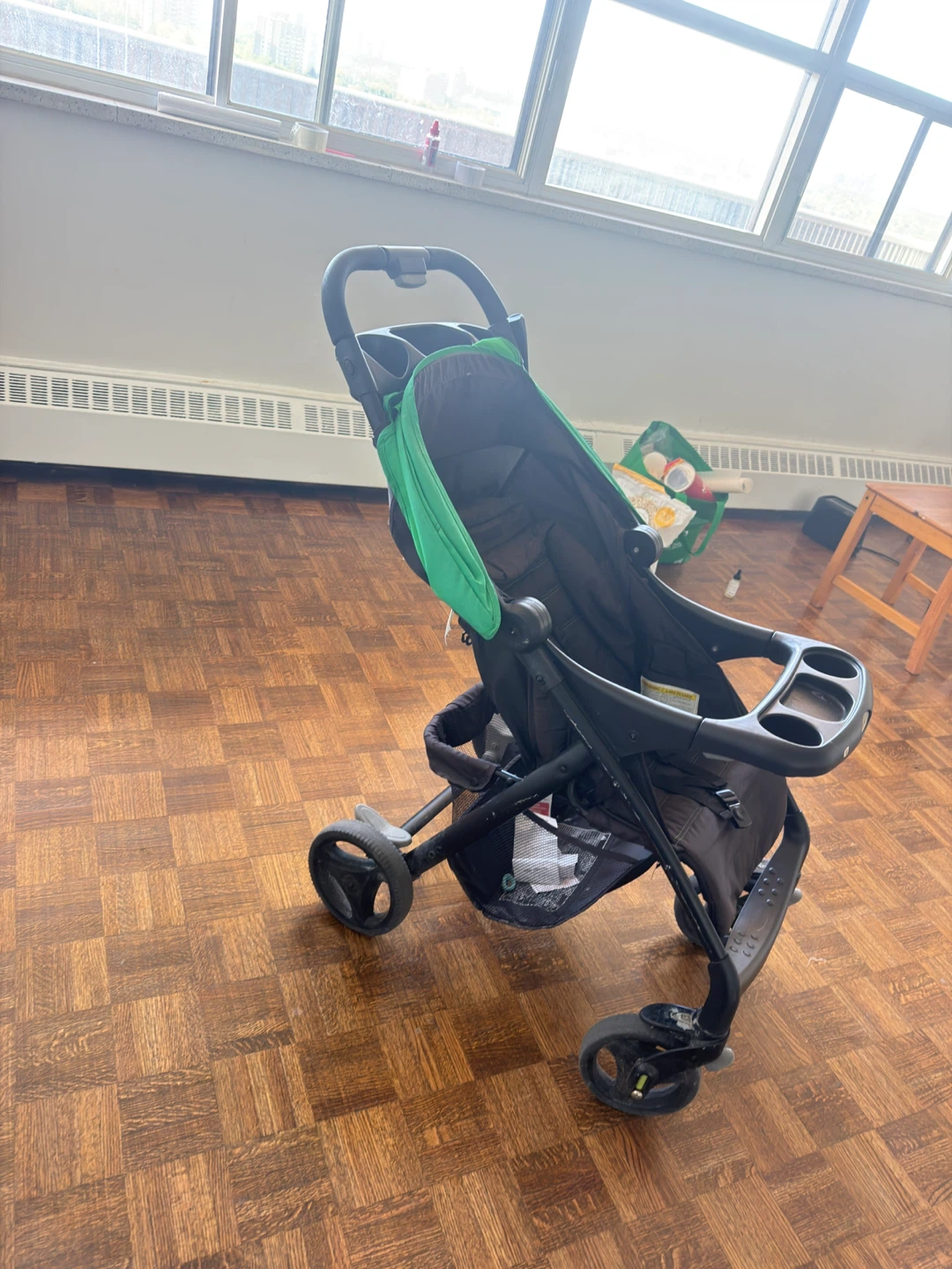 Graco Stroller with Green Canopy