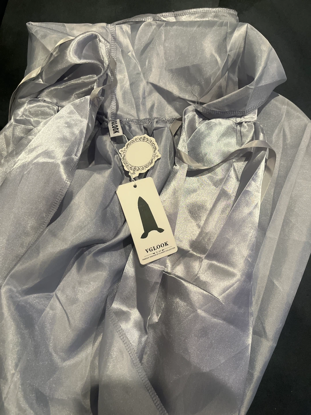 VGLOOK Satin cape