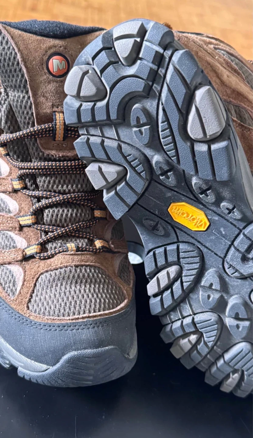 Merrell Hiking Boots - Men's Size 7.5 W - photo 2
