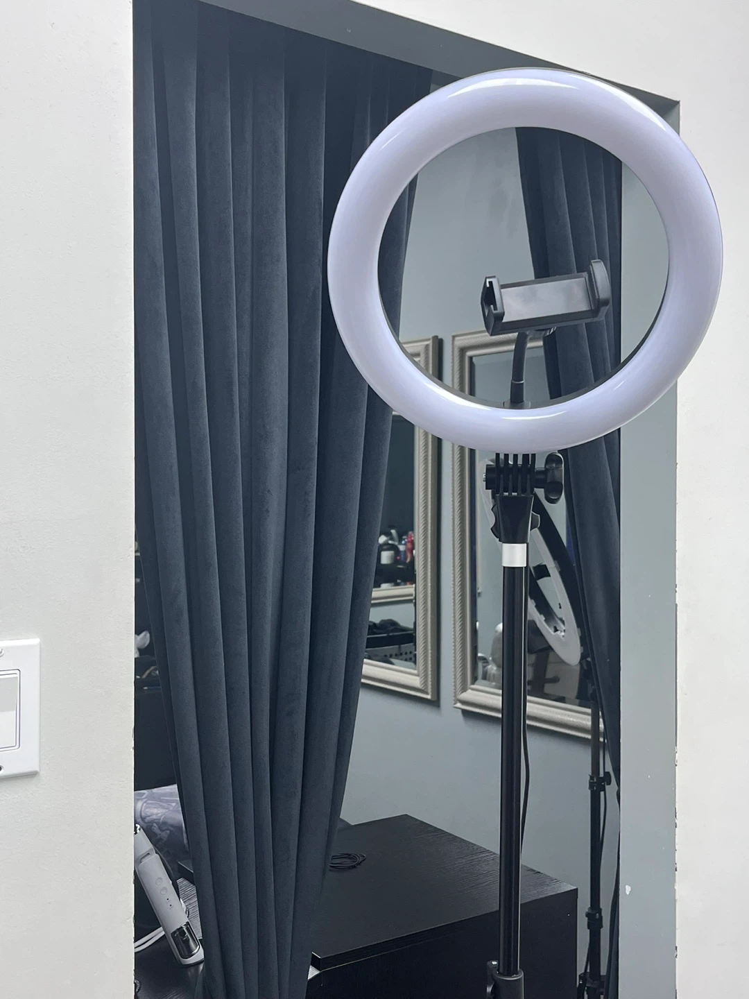 Ring Light with Phone Holder - photo 2