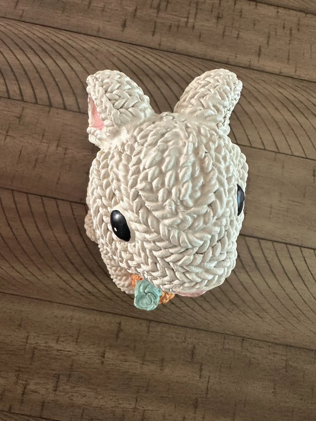 Homesense White Textured Bunny with Carrot Figurine - photo 3
