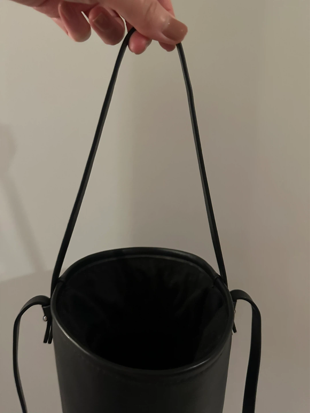 COS - Black Leather Bucket Bag - photo 5