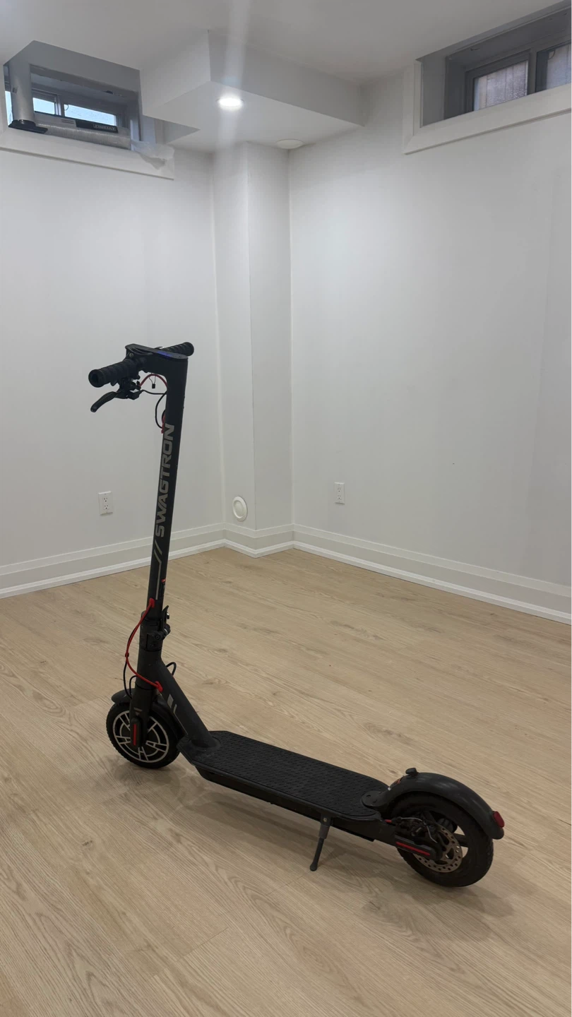SWAGTRON Swagger 5 Electric Scooter