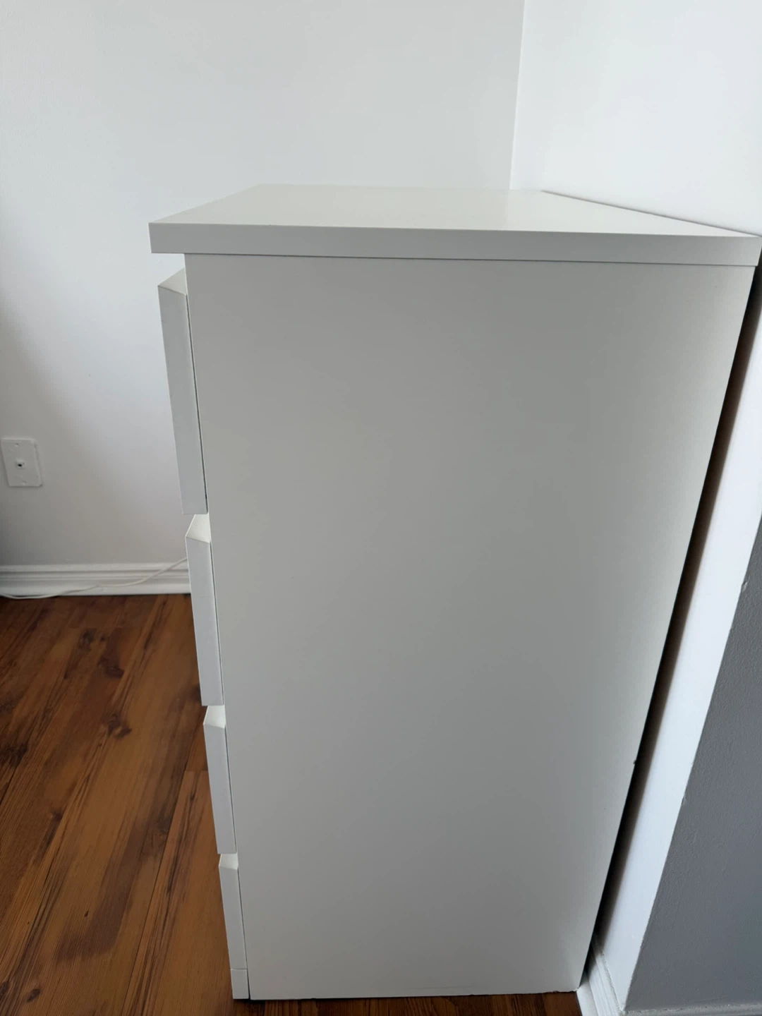 White 4-drawer dresser - photo 2